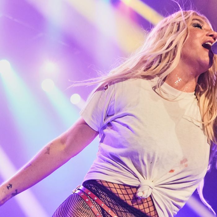GLOBAL POP SUPERSTAR: KESHA